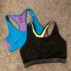 Set 2 well worn sports bras